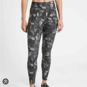 Athleta Rainier Printed Tight - Medium - Great Condition